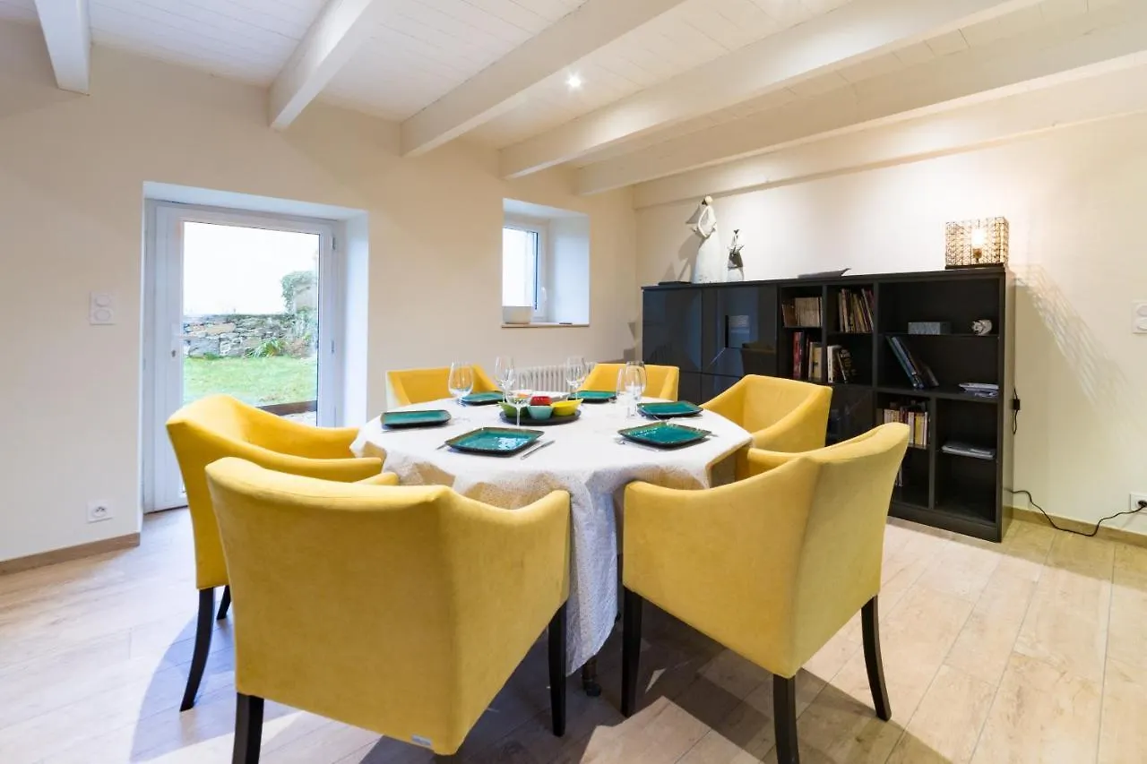 Gwel Ar Mor - Jolie Maison De Charme Renovee Proche Du Port Lanildut 0*,  France